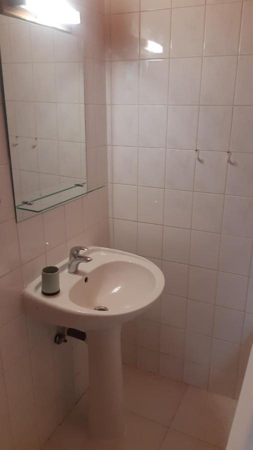 Budha Apartma Jirikov  Luaran gambar